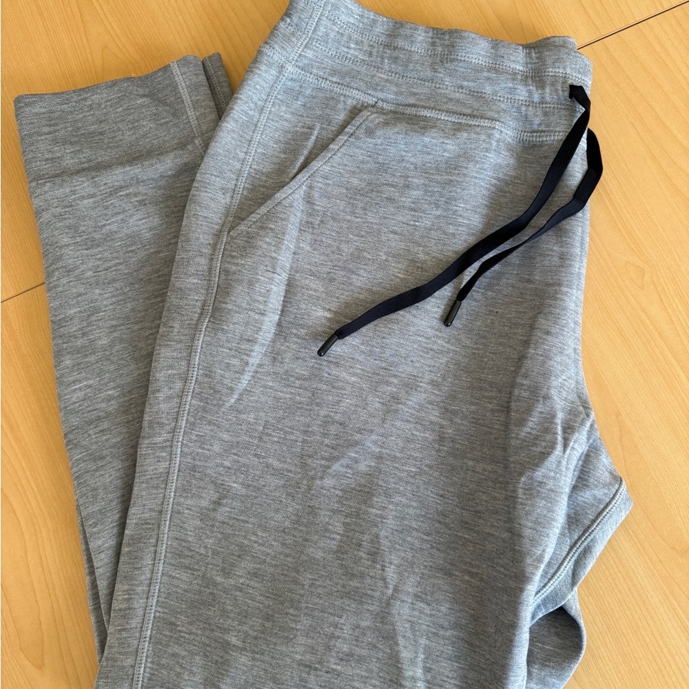 32 Degrees Heather Gray Joggers with Black Tie